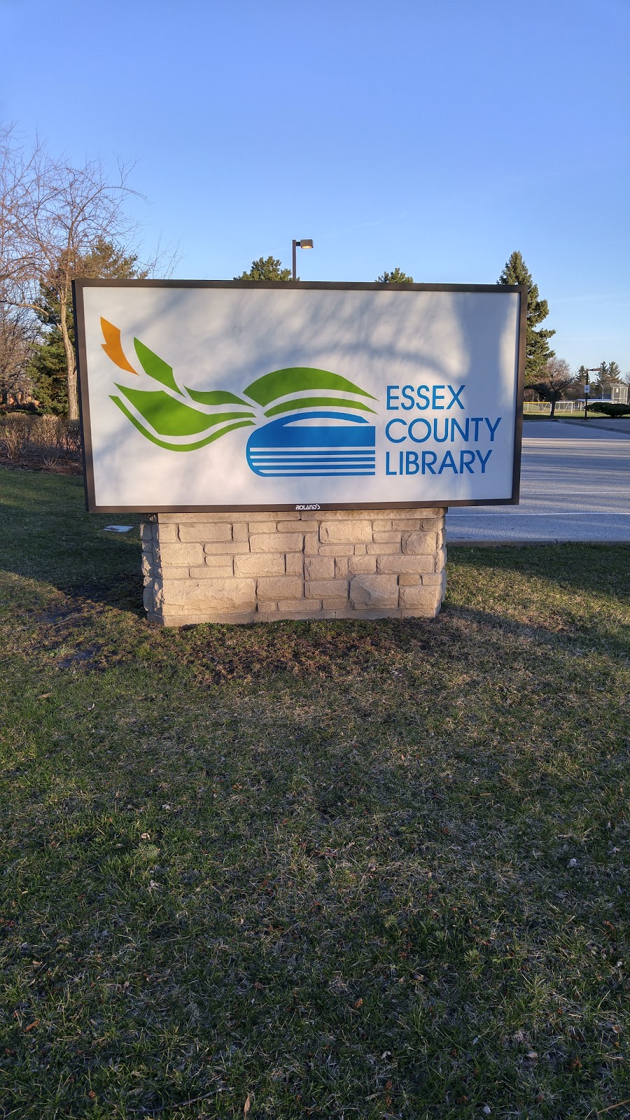 Essex County Library - Tecumseh Branch | 13675 St Gregorys Rd, Windsor, ON N8N 3E4, Canada | Phone: (226) 946-1529 ext. 230