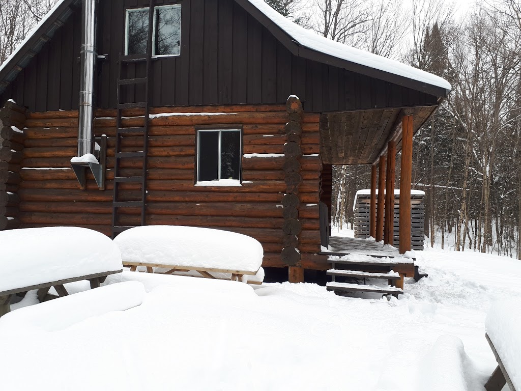 Centre DAcces A La Nature | 2424 Chemin du Lac Quenouille, Lac-Supérieur, QC J0T 1P0, Canada | Phone: (819) 688-3212