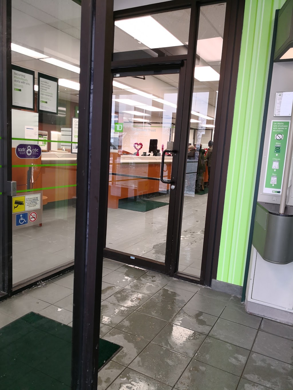 TD Canada Trust Branch and ATM | 1825 Avenue OBrien, Saint-Laurent, QC H4L 3W6, Canada | Phone: (514) 956-0909