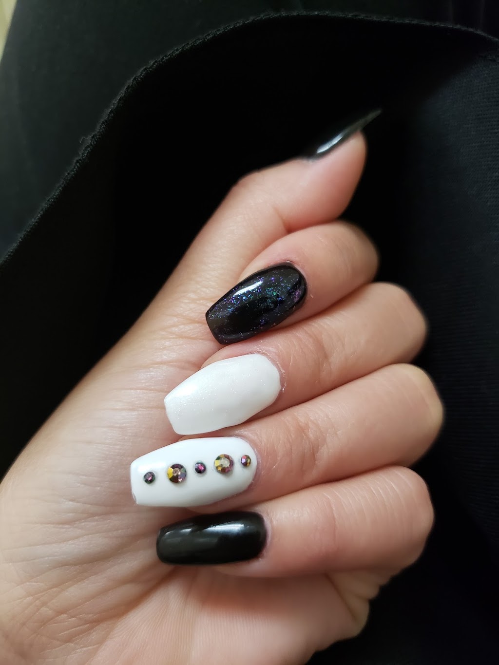 Fantasy Nails & Spa | 4105 4 St NW #3, Calgary, AB T2K 1A3, Canada | Phone: (403) 289-5338