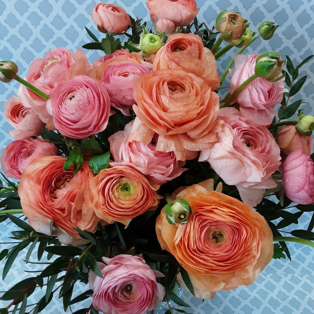 Bloomers Flower & Gift Market | 6850 Thorold Stone Rd, Niagara Falls, ON L2J 1B4, Canada | Phone: (905) 371-2067