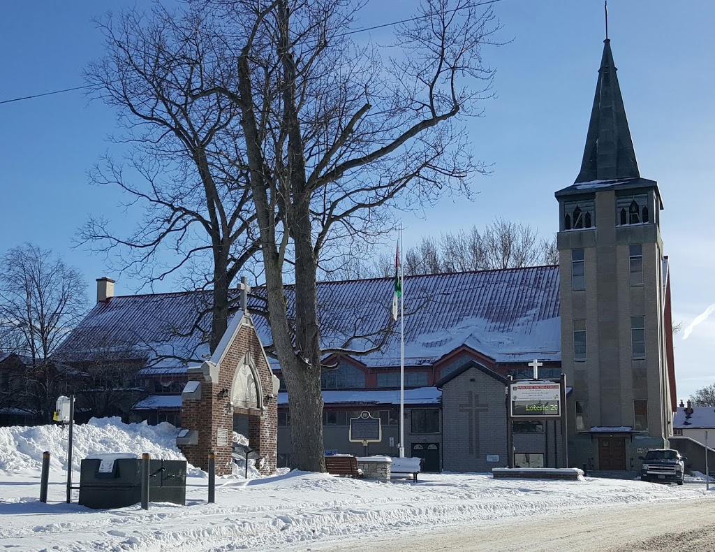 Eglise Sacre-Coeur /Sacred Heart Church | 72 Empire St, Welland, ON L3B 2L4, Canada | Phone: (905) 735-5823