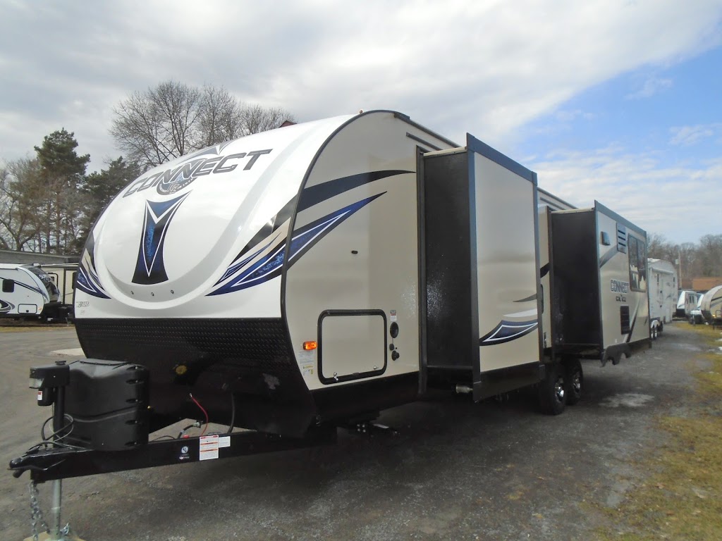 Winter Trailer Sales Ltd | 301 Dundas St W, Napanee, ON K7R 2B3, Canada | Phone: (613) 354-3521