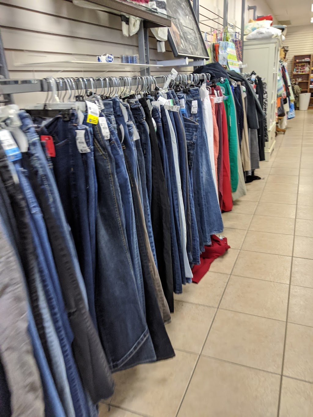 Salvation Army Thrift Store | 318 Ellis St, Penticton, BC V2A 4L7, Canada | Phone: (250) 492-3946