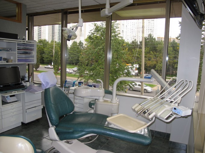 City Square Dental | 3660 Hurontario St #201, Mississauga, ON L5B 3C4, Canada | Phone: (289) 521-2555