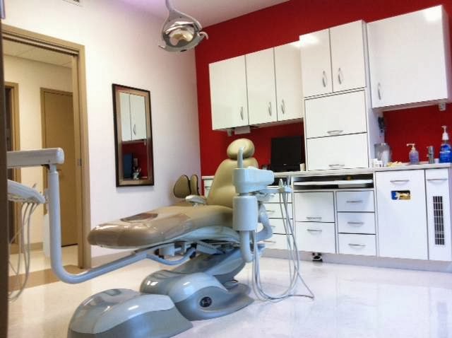 Dental Center Du Vieux Sherbrooke | 209 Rue Belvédère N #100, Sherbrooke, QC J1H 4A7, Canada | Phone: (819) 565-4132