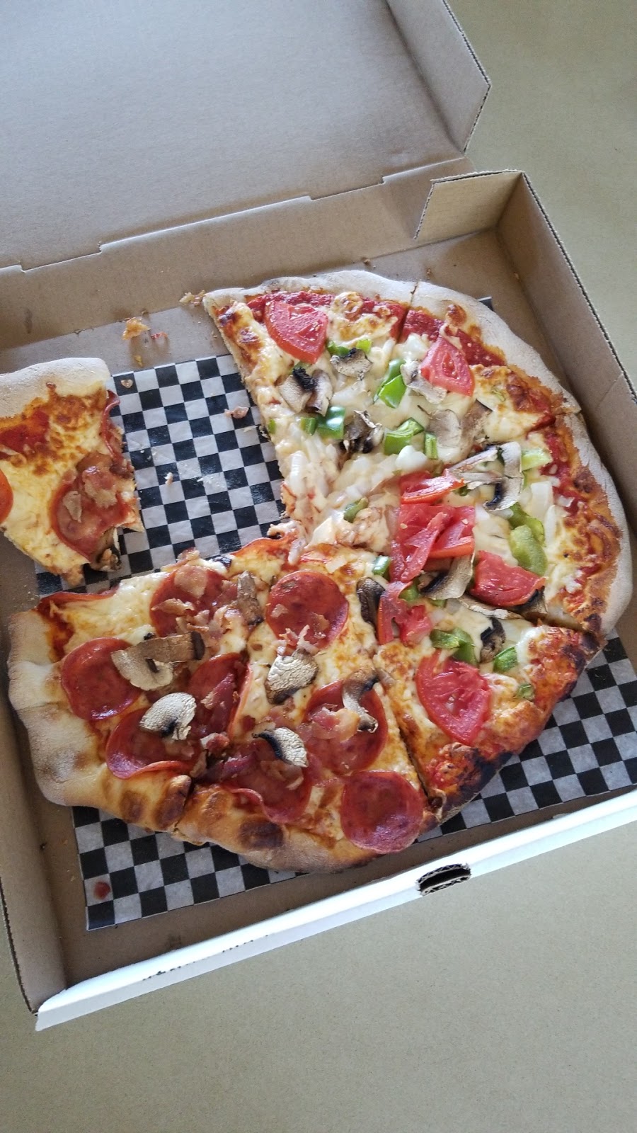 Kbpizzeria | 21 High St, MacTier, ON P0C 1H0, Canada | Phone: (705) 375-3000