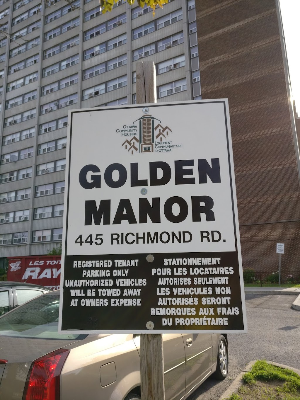 Golden Manor | 445 Richmond Rd, Ottawa, ON K2A 3W6, Canada | Phone: (613) 731-1182