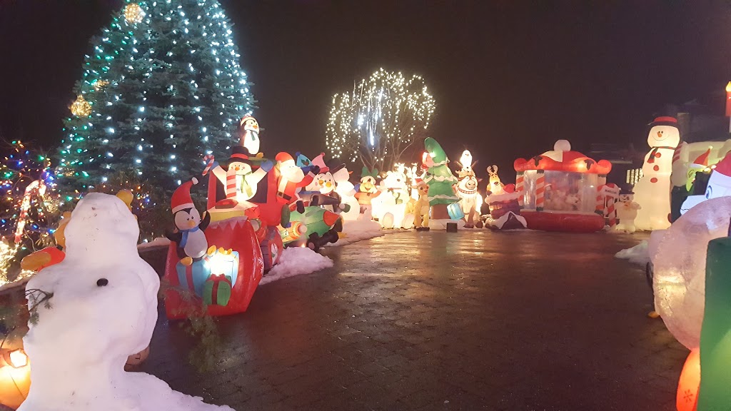 Chalet Christmas Lights Charity | 4967 Chalet Pl, North Vancouver, BC V7R 4X4, Canada