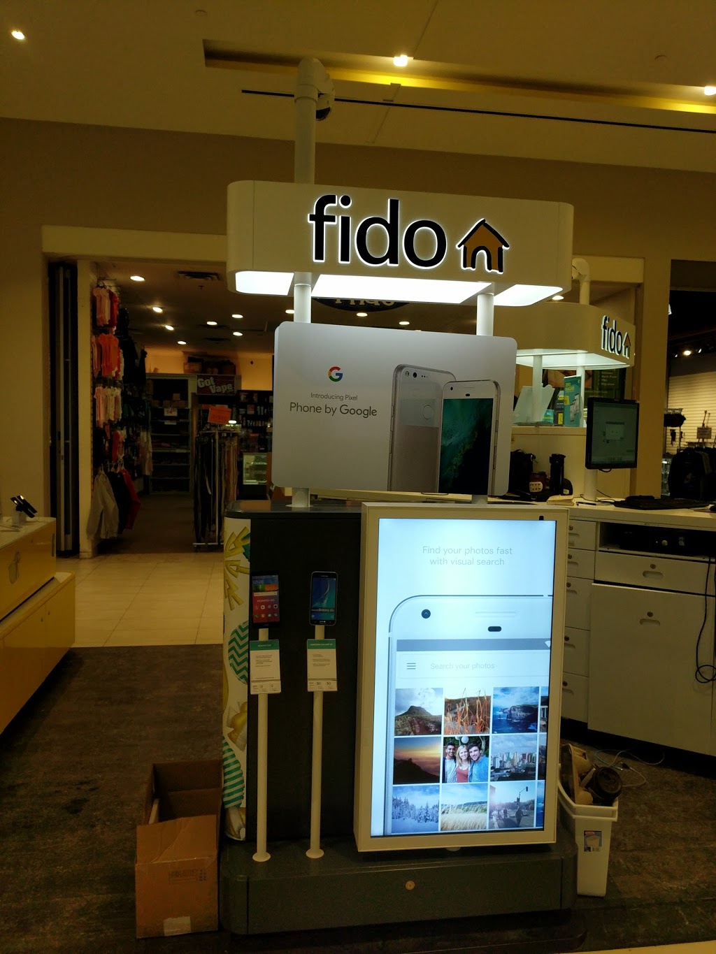 Mobileit Fido Retailer | 1642 Merivale Rd, Nepean, ON K2G 4A1, Canada | Phone: (613) 224-2043