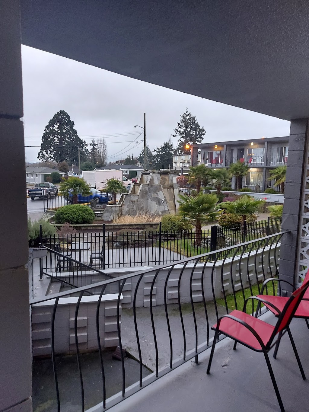 Port-O-Call Inn & Suites | 505 Terminal Ave N, Nanaimo, BC V9S 4K1, Canada | Phone: (250) 753-3421