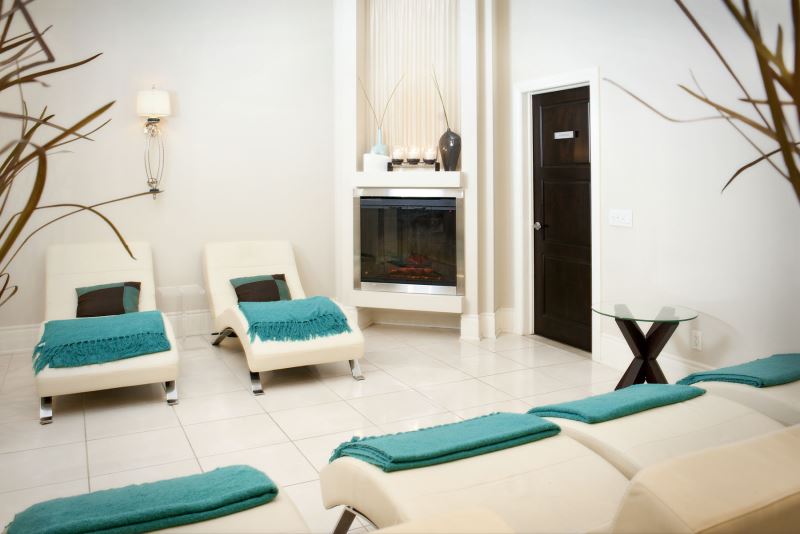 Aqua Spa Lyne Giroux | 3900 Boul Saint-Jean, Dollard-des-Ormeaux, QC H9G 1X1, Canada | Phone: (514) 626-8201