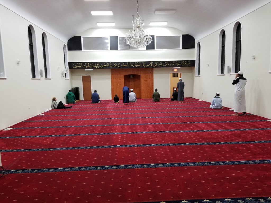 Jami Masjid Chatham | 416 Lacroix St, Chatham, ON N7M 2W3, Canada | Phone: (519) 350-3133