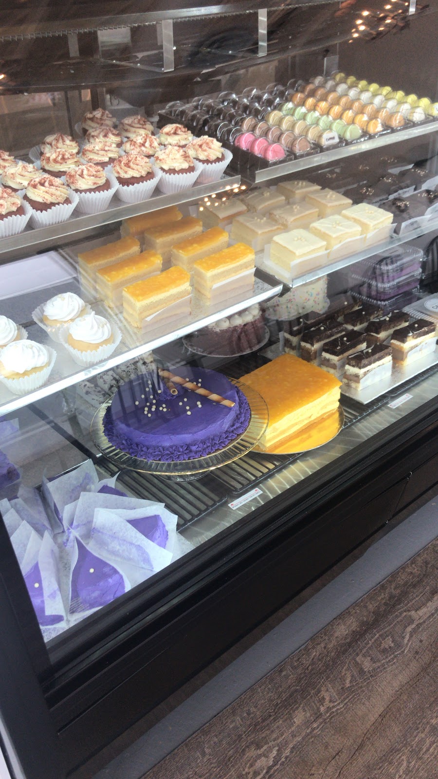 Lyra Lou Cakes | 102-14370 64 Ave, Surrey, BC V3W 1Z1, Canada | Phone: (604) 503-5534