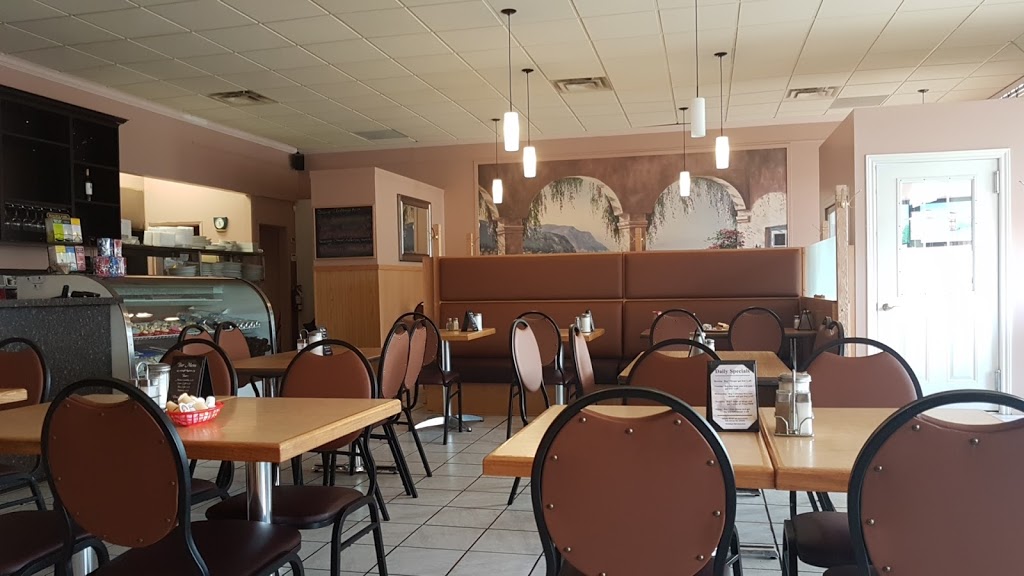 Queens Family Restaurant | 368 Queen St W #3, Cambridge, ON N3C 1G8, Canada | Phone: (519) 658-4545