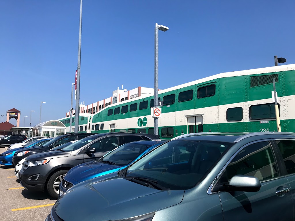 Oakville Go Station Parkade | 155 Cornwall Rd, Oakville, ON L6H 0E8, Canada | Phone: (416) 869-3200