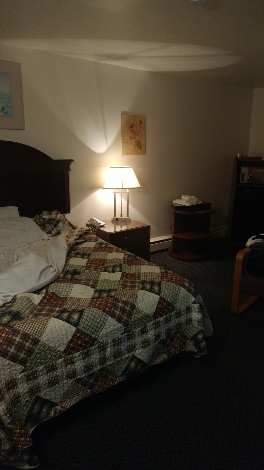 Willies Inn Motel | 1701 London Line, Sarnia, ON N7W 1B1, Canada | Phone: (519) 542-1733