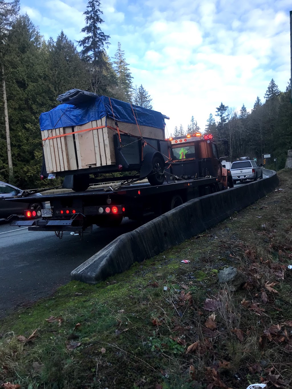 N Vancouver Towing and Roadside Assistance | 403 E 47th Ave, Vancouver, BC V5W 2B3, Canada | Phone: (604) 200-2636
