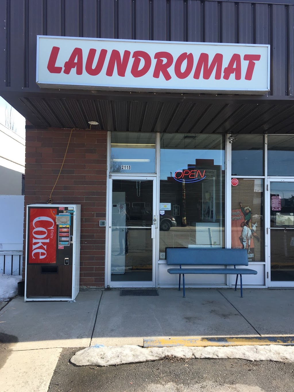 Laundromat | 2115 19 St, Nanton, AB T0L 1R0, Canada