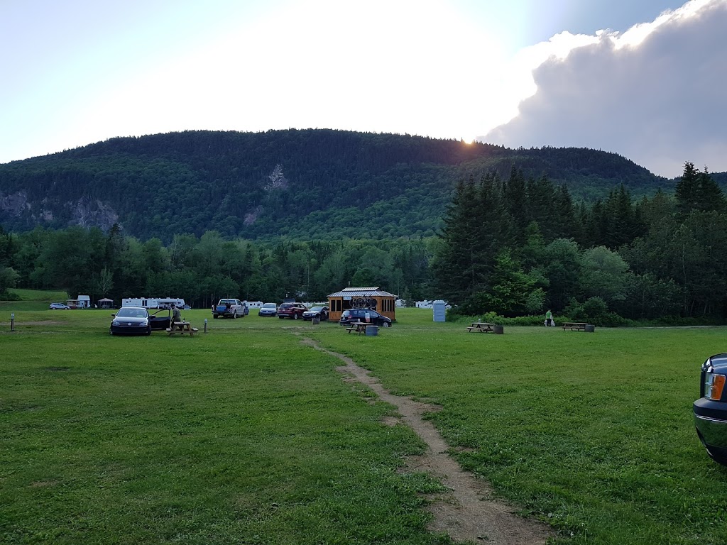 Camping et chalets ETSANHA | 1410 Route du Bras-du-Nord, Saint-Raymond, QC G3L 3J1, Canada | Phone: (418) 337-4184