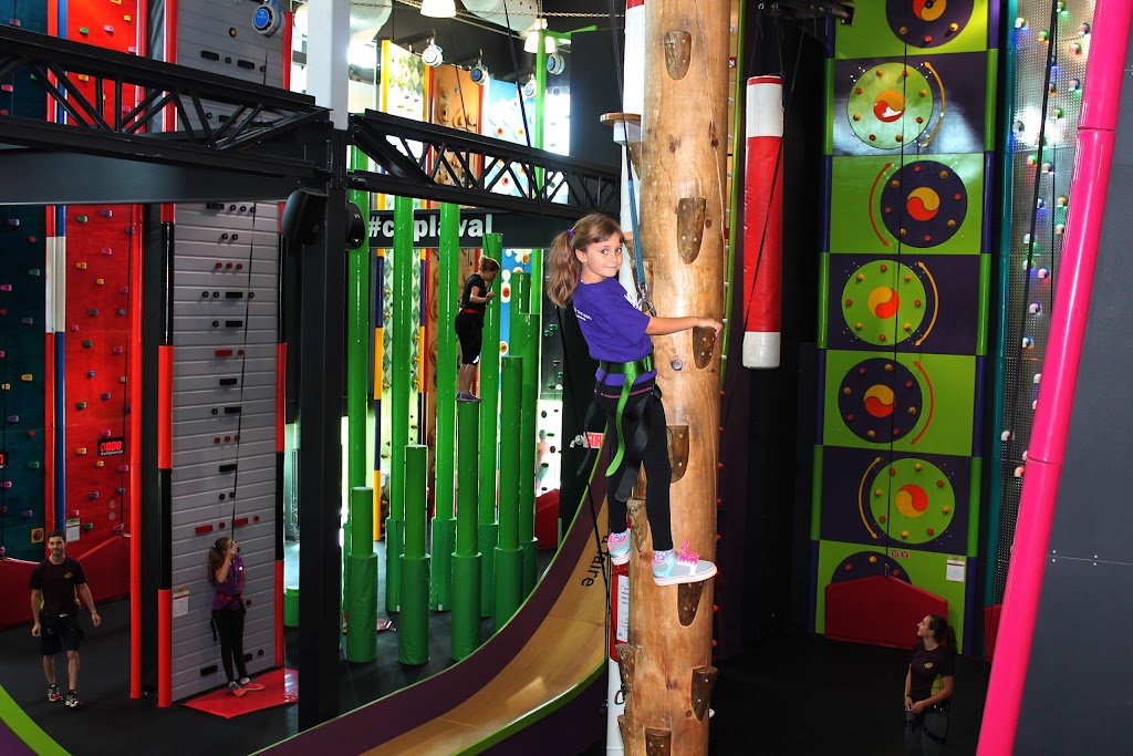 Escalade Clip n Climb Laval | 2929 Boulevard Saint-Martin O, Laval, QC H7T 2Y8, Canada | Phone: (450) 934-9493