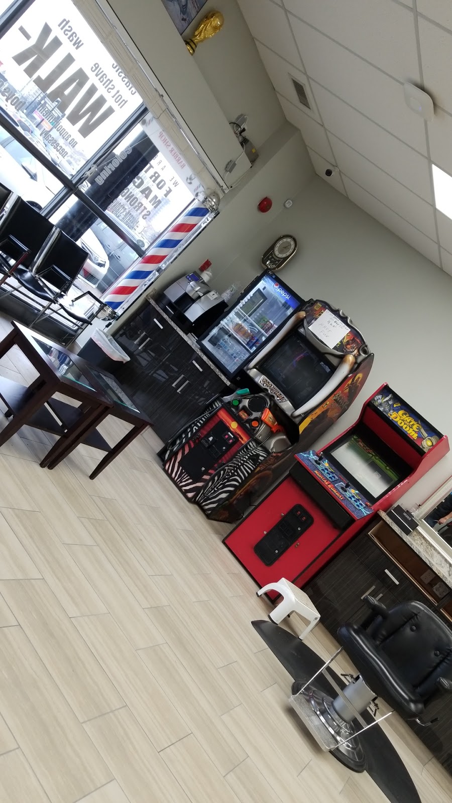 Kings Court Barber Shop | 4211-106 Street NW white mud crossing Next to the Edmonton public library, Edmonton, AB T6J 6L7, Canada | Phone: (780) 250-1600