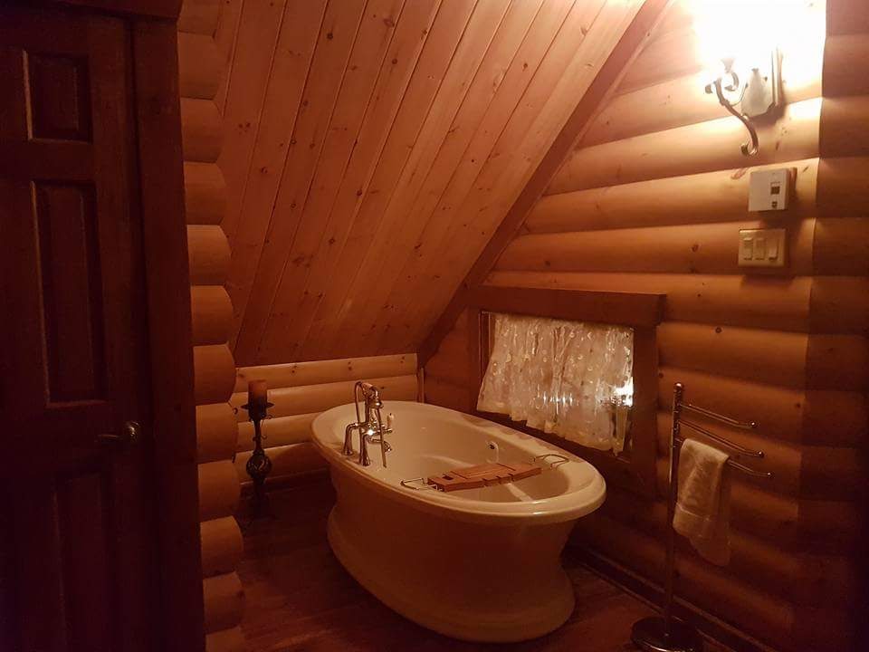 Chalet Repère du Massif | 13 Promenade du St-Laurent,, Petite-Rivière-Saint-François, QC G0A 2L0, Canada | Phone: (514) 891-6154