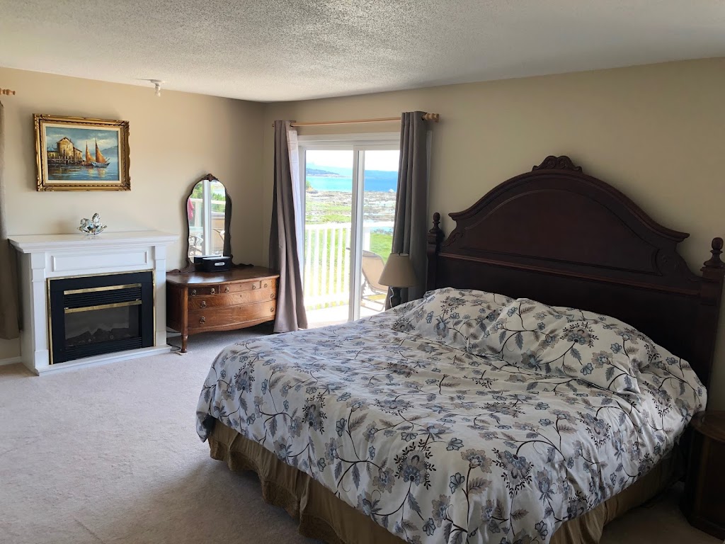 Sandpiper Beach Retreat | 4880 Porpoise Cres, Hornby Island, BC V0R 1Z0, Canada | Phone: (250) 268-8688