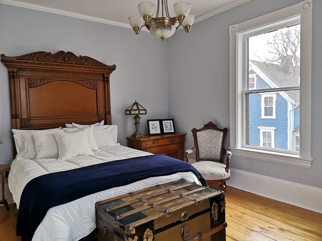 Carlisle House Inn | 548 St George St, Annapolis Royal, NS B0S 1A0, Canada | Phone: (902) 532-2100