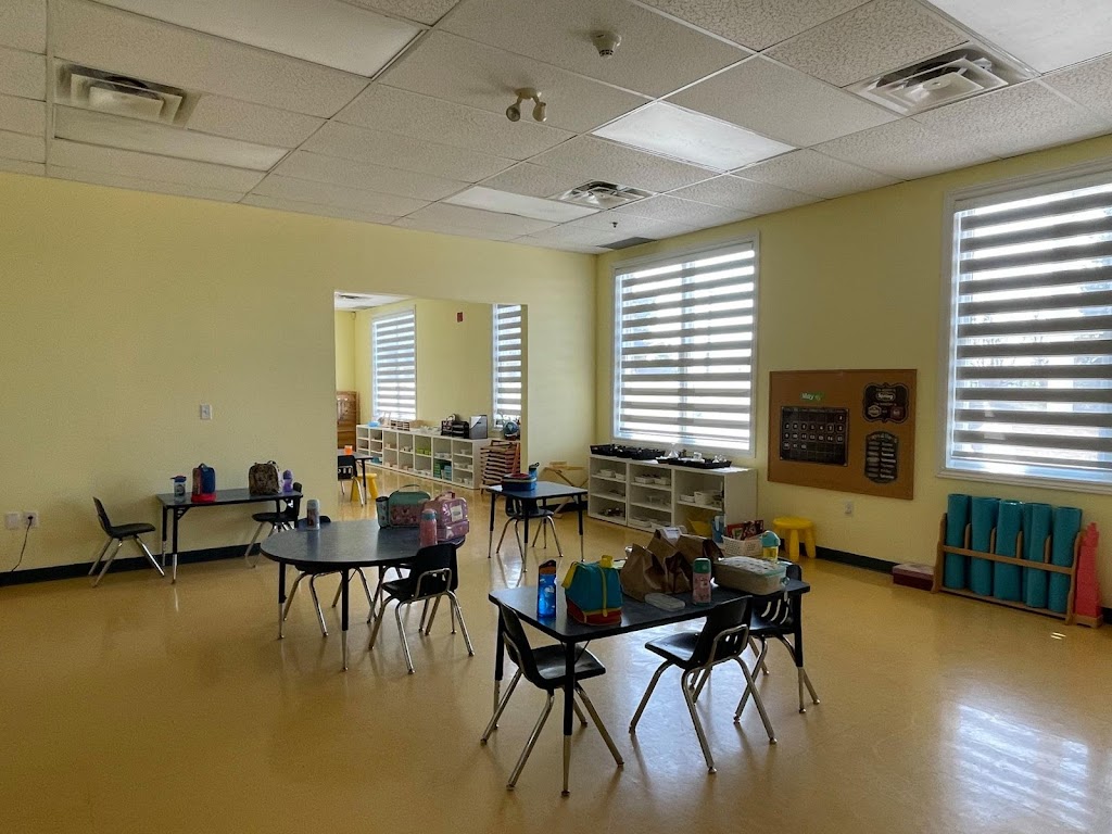 Victoria Montessori School | 14 Stone Rd, Aurora, ON L4G 6X9, Canada | Phone: (905) 726-2110