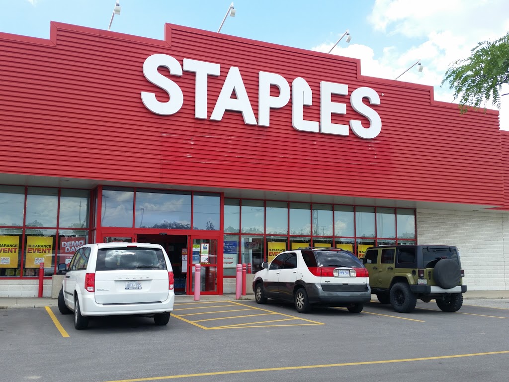 Staples | 4511 Walker Rd, Windsor, ON N9A 6J3, Canada | Phone: (519) 972-5127