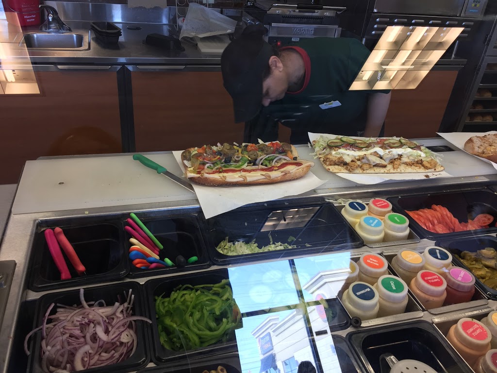 Subway Burlington | 728 Burloak Dr, Burlington, ON L7L 0B1, Canada | Phone: (905) 333-1138