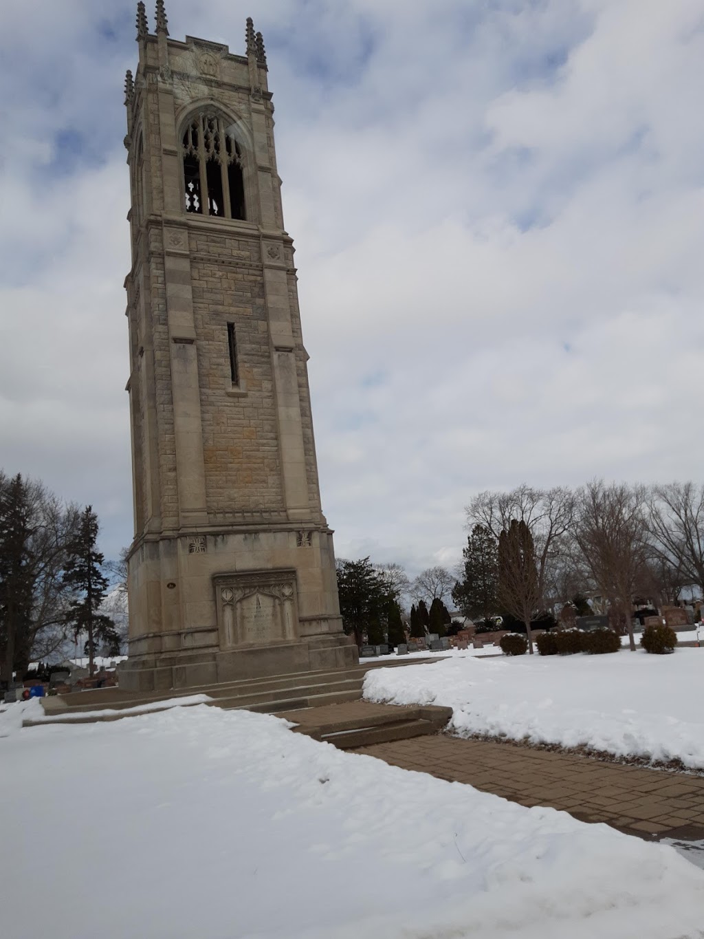 Victoria Lawn Cemetery | 432 Queenston St, St. Catharines, ON L2R 7K6, Canada | Phone: (905) 682-5311