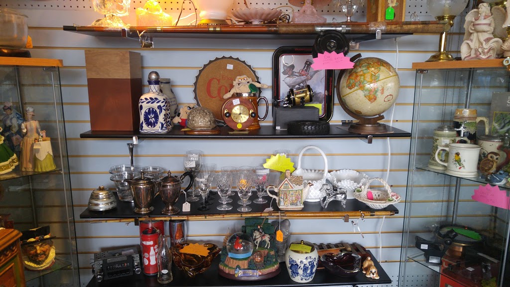 Inside Avenue Antiques | 3419 8 St SE, Calgary, AB T2G 3A4, Canada | Phone: (403) 287-1988