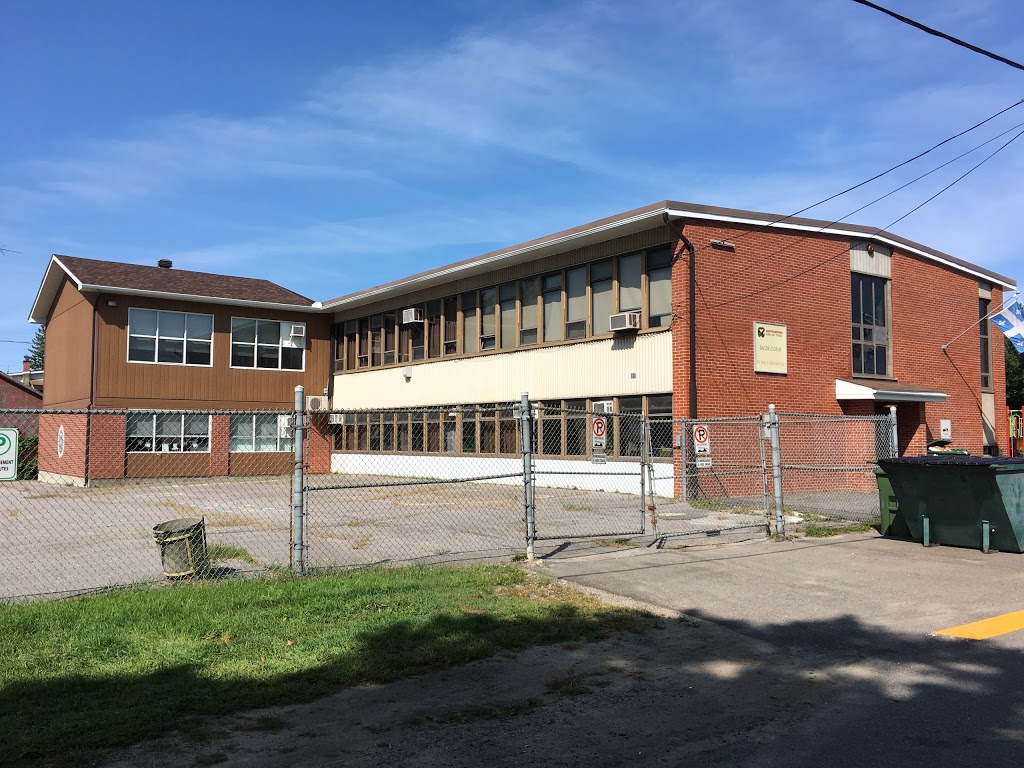 École Sacré-Coeur | Plaisance, QC J0V 1S0, Canada | Phone: (819) 427-5610