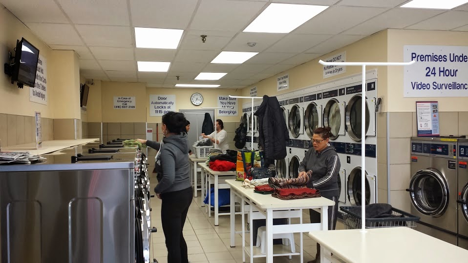 Super Bubbles Inc. Laundromat | 257 Davis Dr, Newmarket, ON L3Y 2N5, Canada | Phone: (905) 960-0249