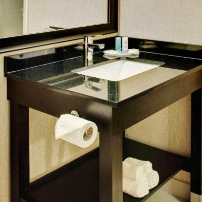 InnVest Hotels | 200 Bay St #2200, Toronto, ON M5J 2J1, Canada | Phone: (416) 607-7100