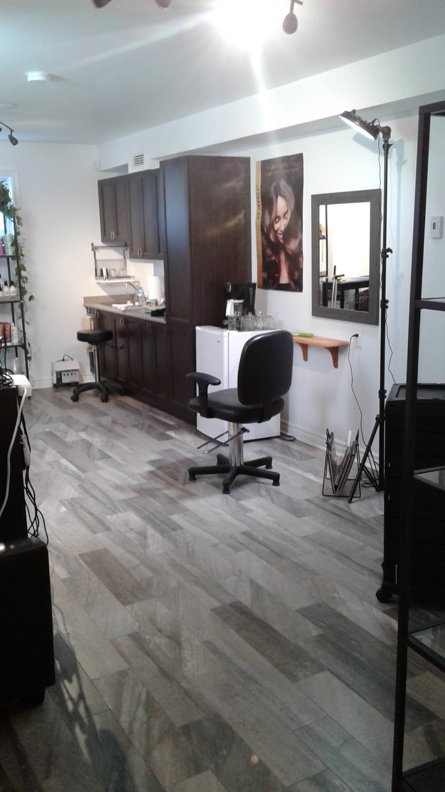 Salon de beauté joly | 8244 Rue Tristan, Laval, QC H7A 1E1, Canada | Phone: (514) 836-3233