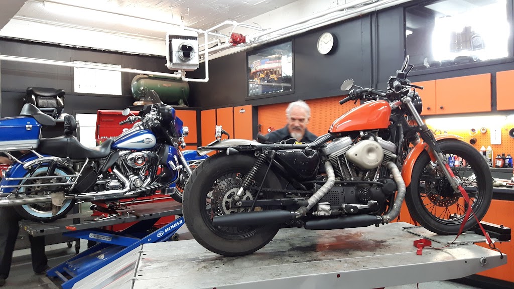 Motorcycle Gaetan (used Harley-Davidson) | 2350 Bd Sainte-Anne, Québec, QC G1J 1Y3, Canada | Phone: (418) 648-0621