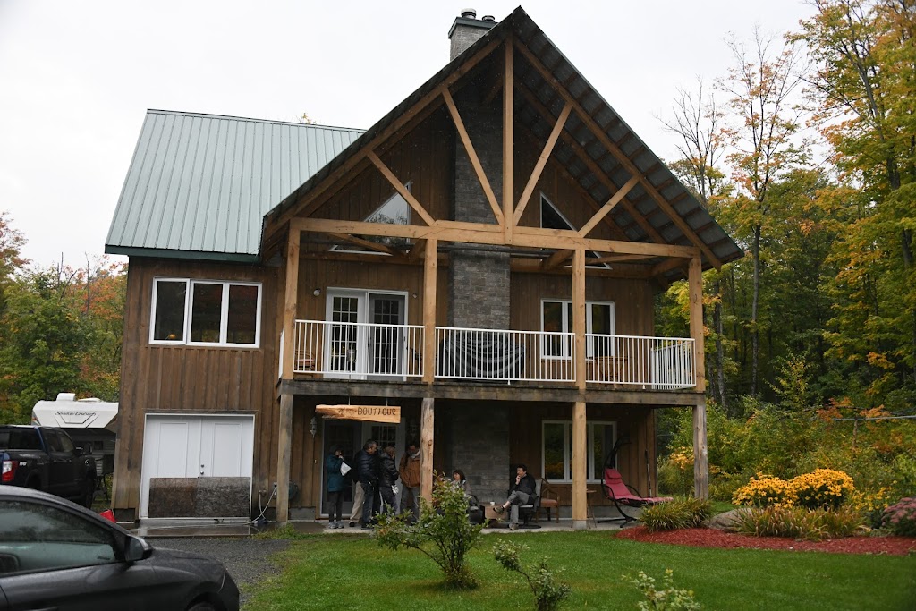 Cabane à sucre St-Mathieu-du-Parc | 1421 Chem. Principal, Saint-Mathieu-du-Parc, QC G0X 1N0, Canada | Phone: (819) 532-1553