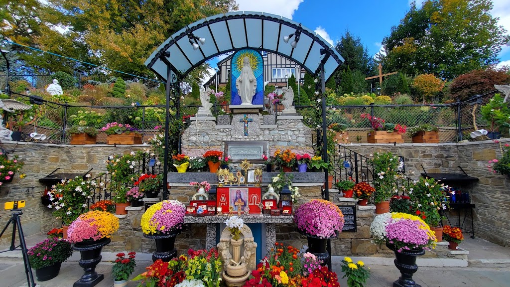 Marian Shrine of Gratitude | 3100 Weston Rd, North York, ON M9M 2S7, Canada | Phone: (416) 654-9810