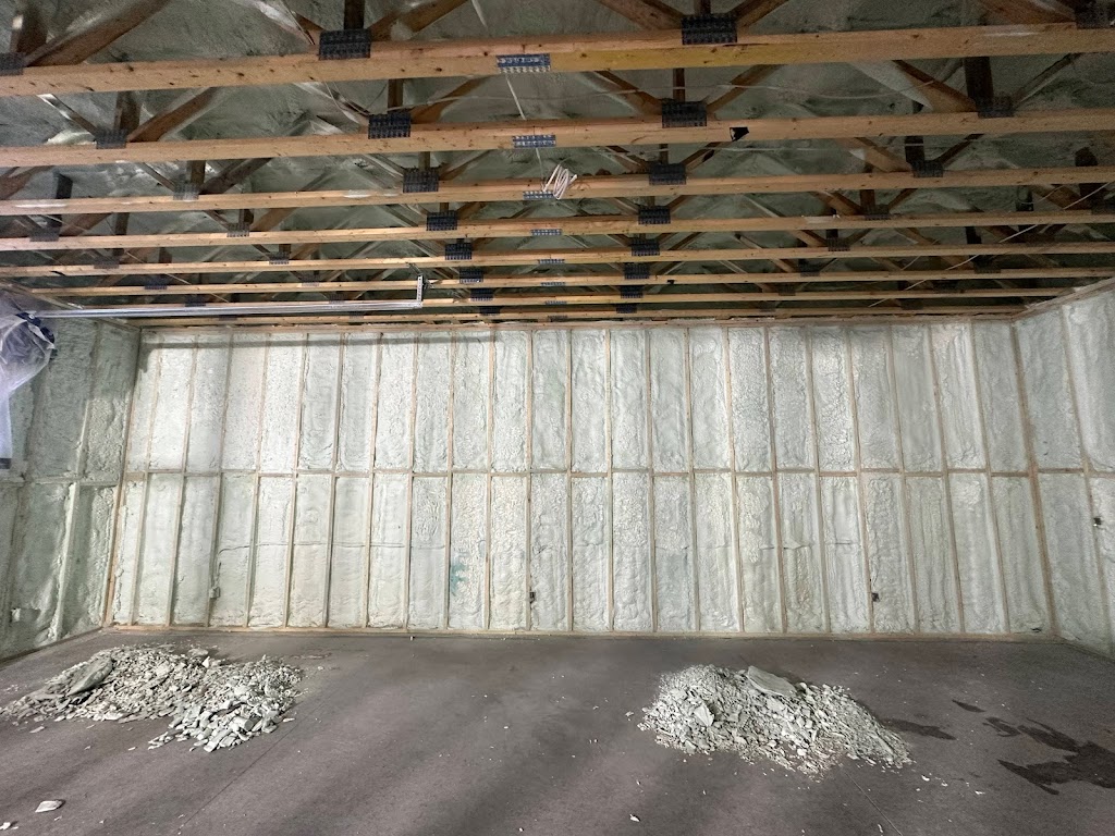 R-Value Spray Foam | 1760 Sturgeon Rd, Dunsford, ON K0M 1L0, Canada | Phone: (705) 934-5567