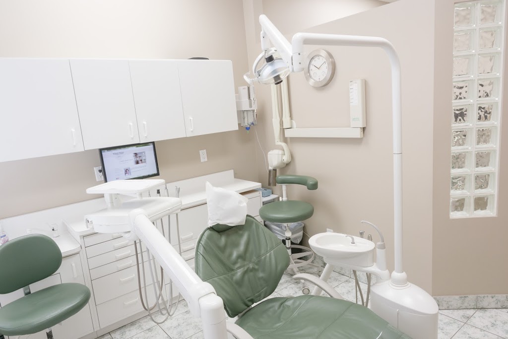 Maple Mews Dental Office | 1235 Fairview St, Burlington, ON L7S 2K9, Canada | Phone: (905) 632-2442