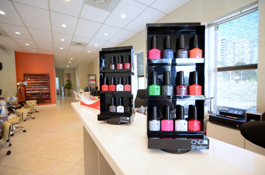 Moments Nail & Spa | 7380 Bathurst St, Thornhill, ON L4J 7M1, Canada | Phone: (905) 889-4229