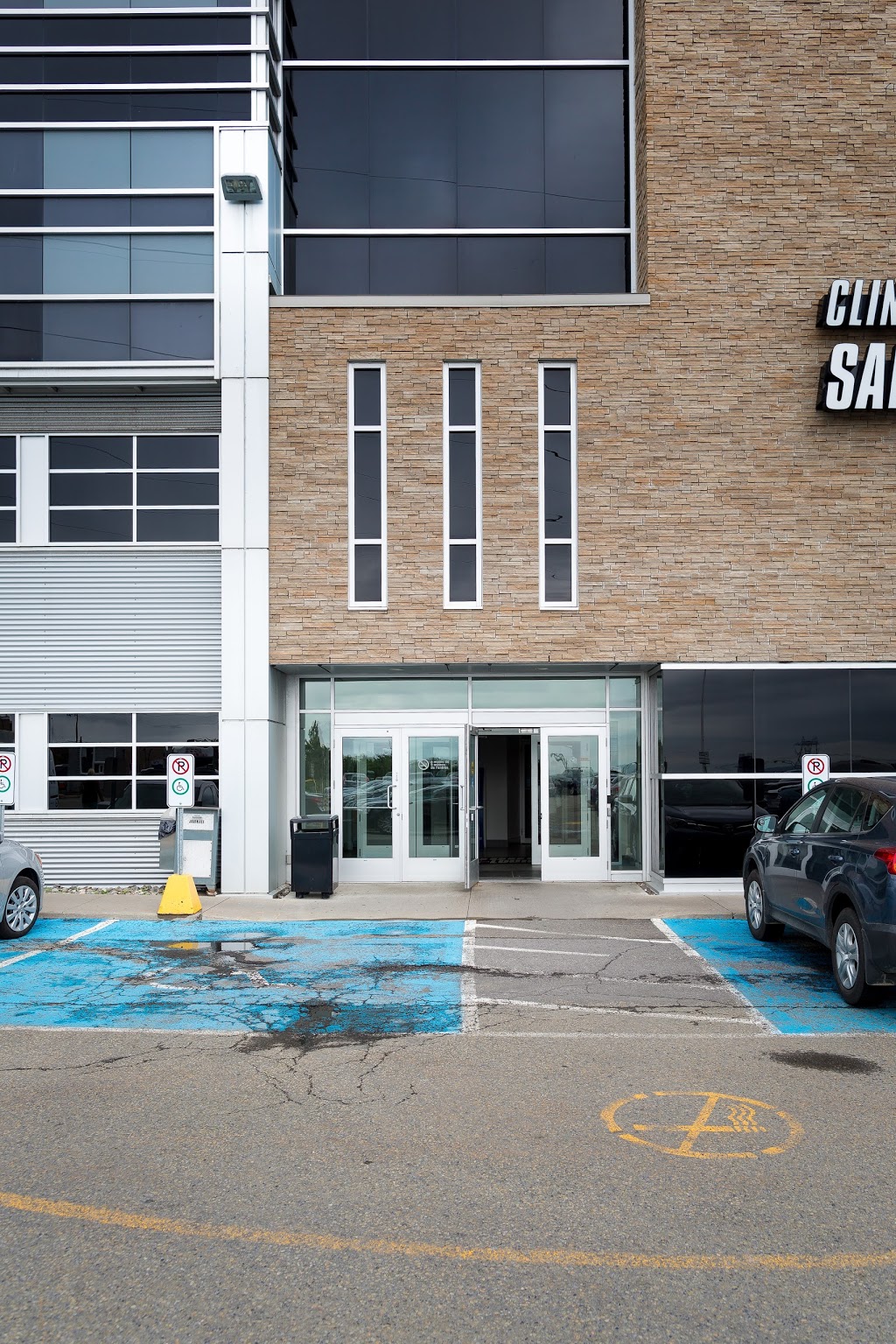 Clinique Saint Louis | 3165 Chemin Saint-Louis, Québec, QC G1W 4R4, Canada | Phone: (418) 653-1970