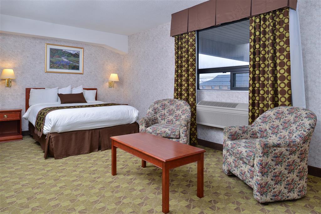 Lexington Inn & Suites Windsor | 2130 Division Rd, Windsor, ON N8W 2A1, Canada | Phone: (519) 250-4657