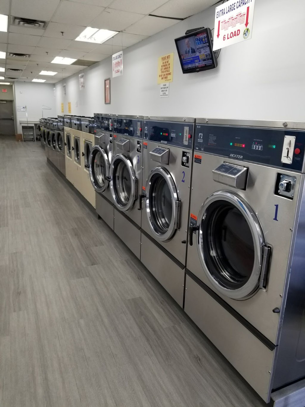 Southgate Coin Laundry | 700 Balmoral Dr, Brampton, ON L6T 1X2, Canada | Phone: (905) 497-7733