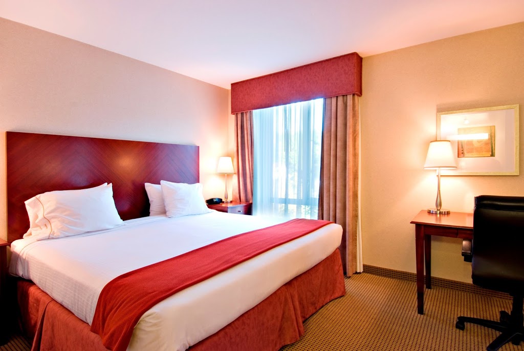 Holiday Inn Express & Suites Surrey | 15808 104 Ave, Surrey, BC V4N 5L2, Canada | Phone: (604) 930-8510