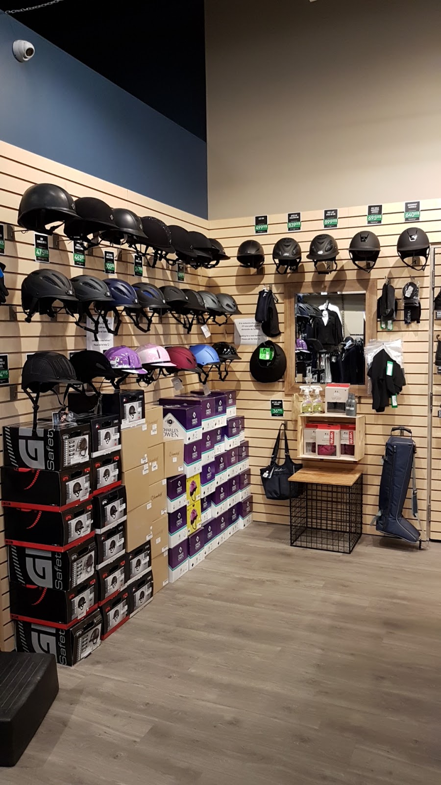 Greenhawk Equestrian Sport - Vaudreuil | 3677 Boulevard de la Cité-des-Jeunes, Vaudreuil-Dorion, QC J7V 8P2, Canada | Phone: (450) 424-1717