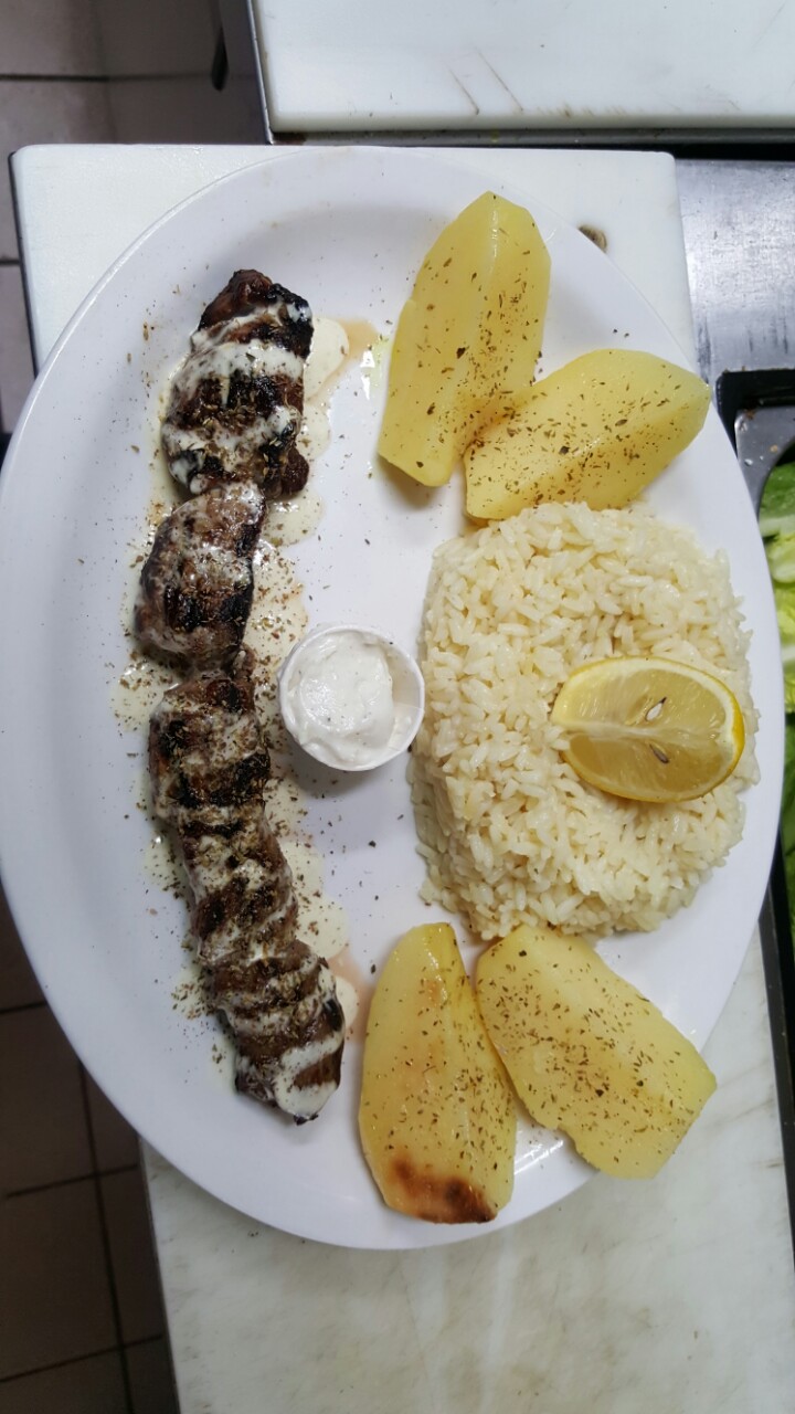 Nanoo and Memoo Greek food | 455 Rivermede Rd, Concord, ON L4K 2H4, Canada | Phone: (647) 323-0155